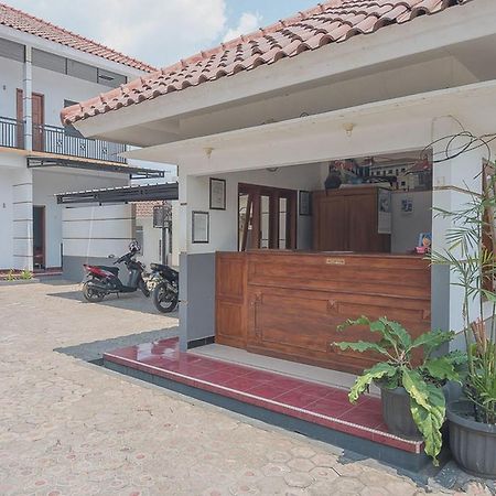 Hotel RedDoorz Plus near RSUD Majalengka Zewnętrze zdjęcie