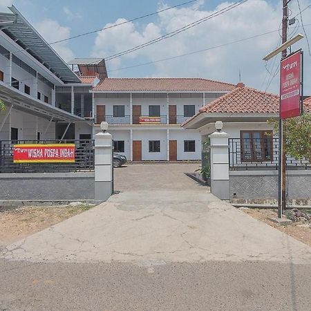 Hotel RedDoorz Plus near RSUD Majalengka Zewnętrze zdjęcie