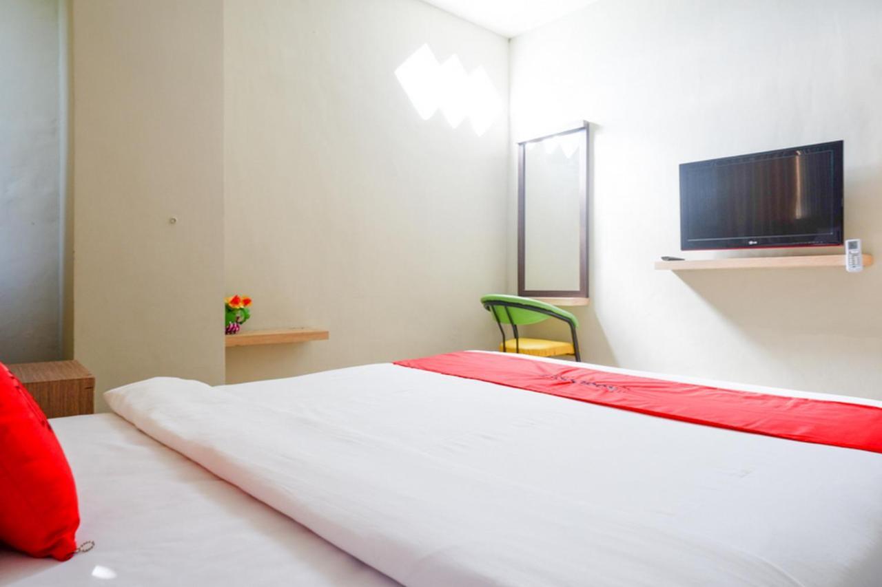 Hotel RedDoorz Plus near RSUD Majalengka Zewnętrze zdjęcie