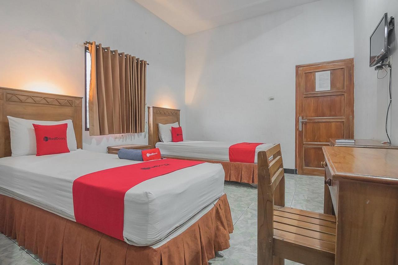 Hotel RedDoorz Plus near RSUD Majalengka Zewnętrze zdjęcie