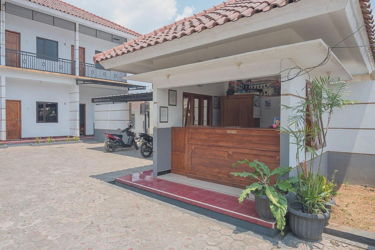 Hotel RedDoorz Plus near RSUD Majalengka Zewnętrze zdjęcie