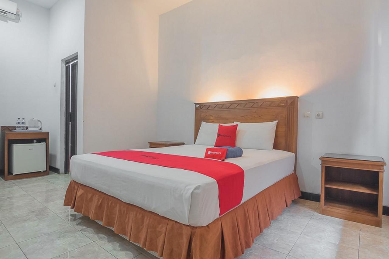 Hotel RedDoorz Plus near RSUD Majalengka Zewnętrze zdjęcie