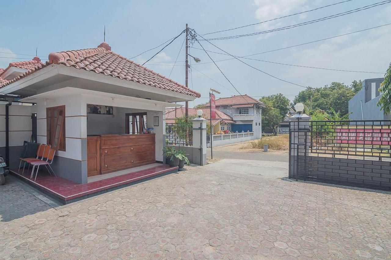 Hotel RedDoorz Plus near RSUD Majalengka Zewnętrze zdjęcie