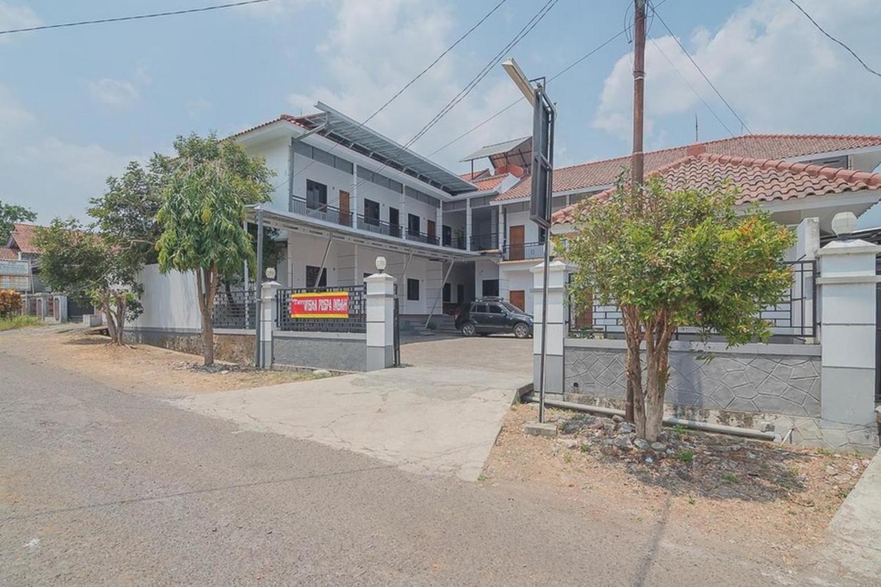 Hotel RedDoorz Plus near RSUD Majalengka Zewnętrze zdjęcie